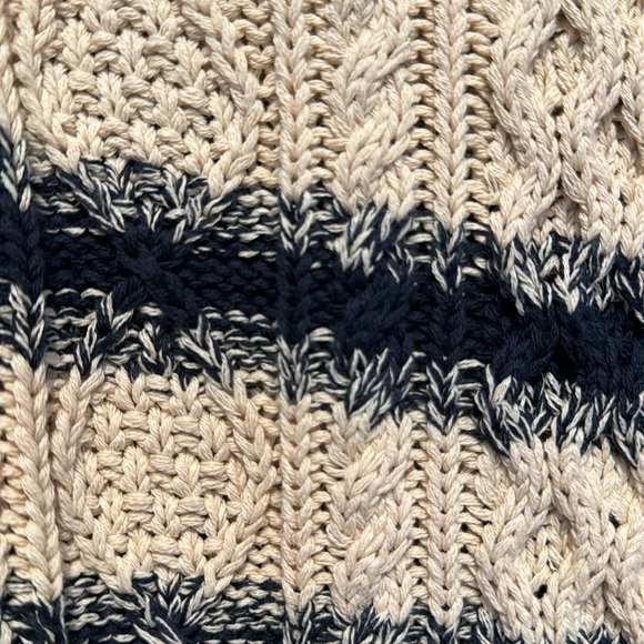 LL Bean signature cotton fisherman's sweater - Picture 7 of 8